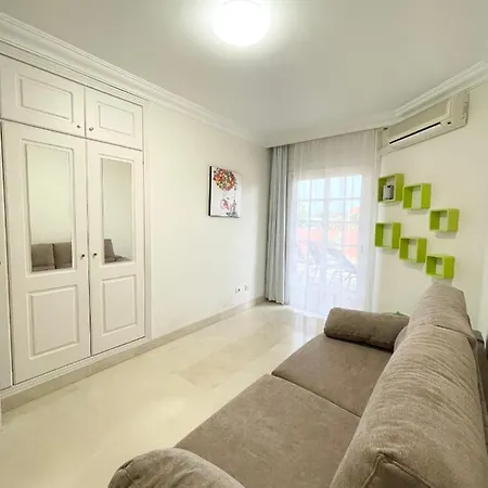 Apartamento With Large Terrace In Terrazas Del Duque *